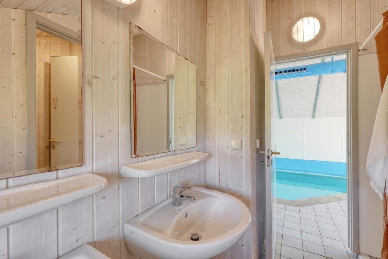 Kranich Ferienhaeuser Mit Innenpool Hohendorf  Dış mekan fotoğraf